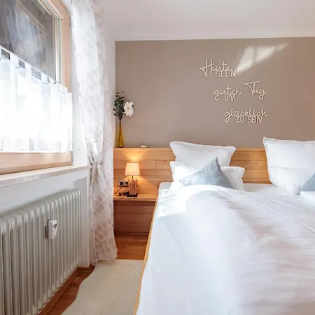 Haus Alpenstern Zwoade Hoamad *